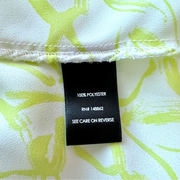 Torrid Georgette Twist Surplice Flutter Sleeve Blouse Green Yellow Plus Size 1X - Picture 12 of 14